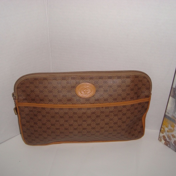COPY - GUCCI Tan Leather Clutch - Picture 1 of 8